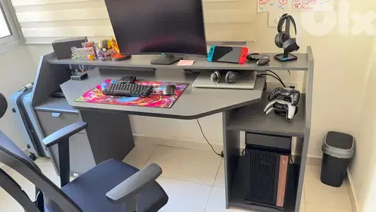 Gaming Desk with Built-In Shelves & PC Compartment