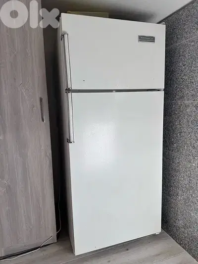 Refrigerator + Stand alone gaz both only for 200$
