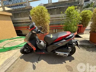 aprilia sr150