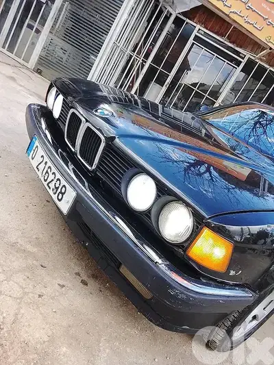 BMW 7-Series 1990