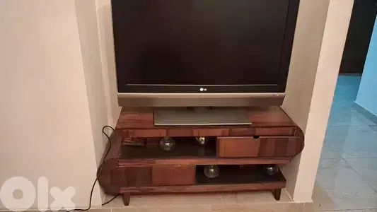 طاوله تلفزيون السعر ٣٠