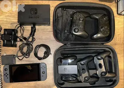 Nintendo Switch used console + accessories (GAMES SEPARATE)