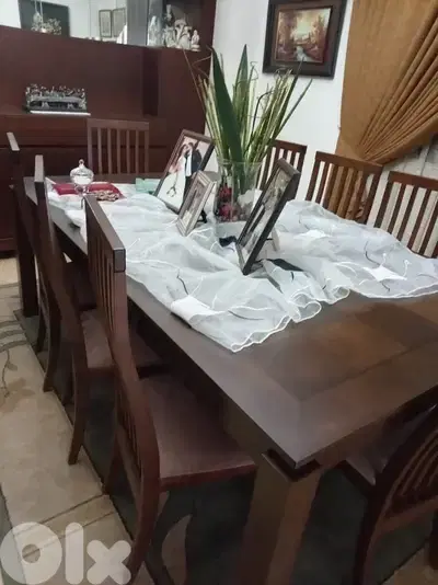 Beautiful Dining Room with Chairs & Vitrine