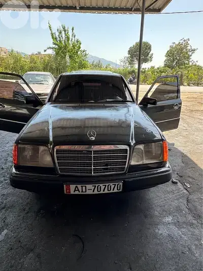 Mercedes-Benz E-Class 1990