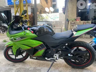 kawasaki ninja 250cc نضيفة و مرتبة مافي حكي عنها مدفوع عليها منيح