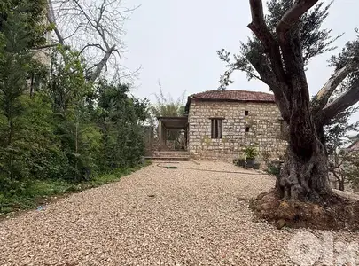 GMC320MAN Traditional House for sale in Beit Chabab