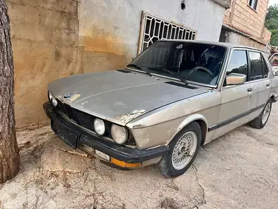 BMW 5-Series 1983