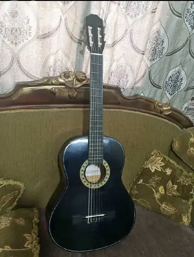 Full Size 4/4 classic guitar