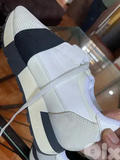 Balenciaga race runner