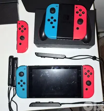 Used Nintendo switch 5 Joycons