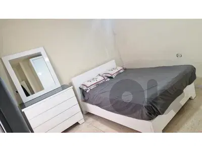 غرفة نوم مستعمله