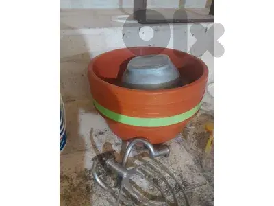 فرن كهربا عدد ٢ فرن هوا عدد١ خفاقة طاولة عدد٣ صواني كاب مبروم وستاند