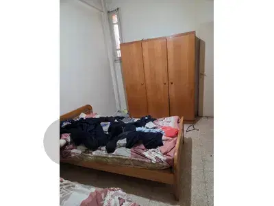 full bedroom