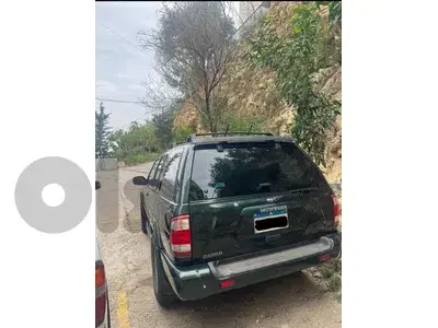 نيسان باثفايندر 2001