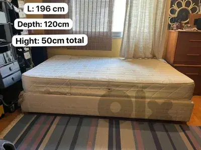Single bed &mattress (1.5 can fit 2)