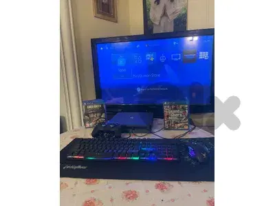 ps4 slim 500gb with a customised controller very clean used like new
