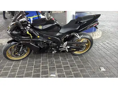 YAMAHA R1 1000cc