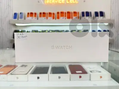 Apple Watch s11 42mm  brand new sealed Price jet black