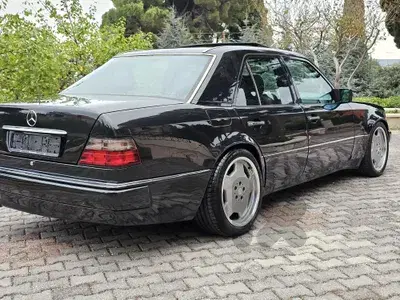 Mercedes-Benz E-Class 1992 E400 V8 Look E500
