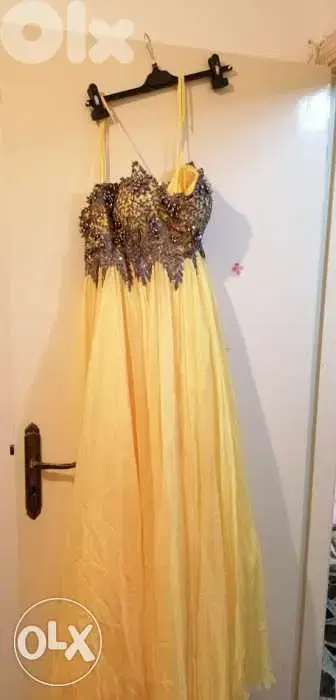 Amazing yellow long dress size medium