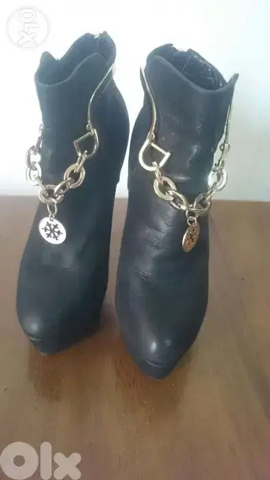 Boot high heels black