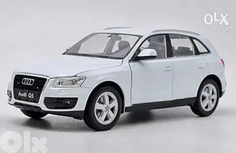Audi Q5 diecast car model 1:24.