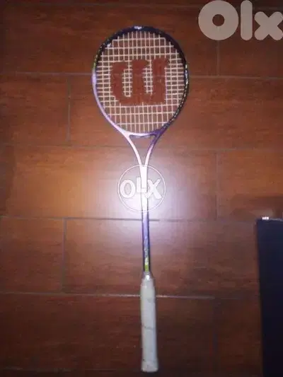 Wilson staff racket mid size head in very good cond