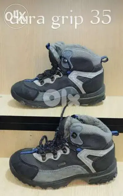 Dura grip shoes size 35