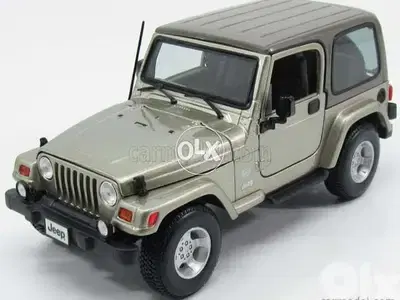Wrangler Sahara diecast car model 1:18.