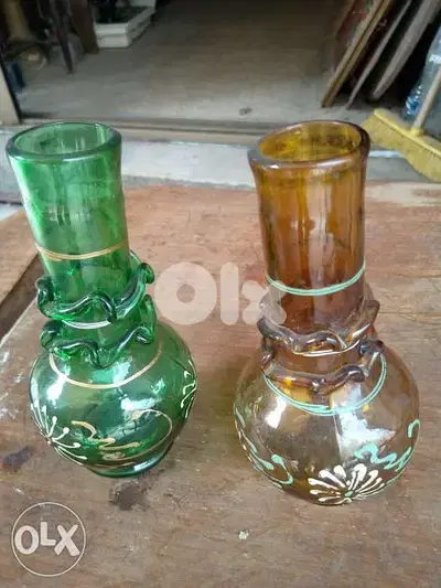 مزهرية زجاج قديم ملونة جوز