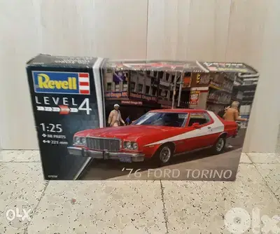 '76 Ford Torino Plastic Model Kit 1:25.