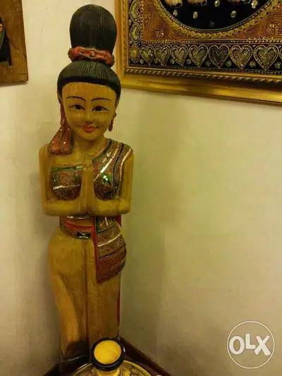 statue fille indienne
