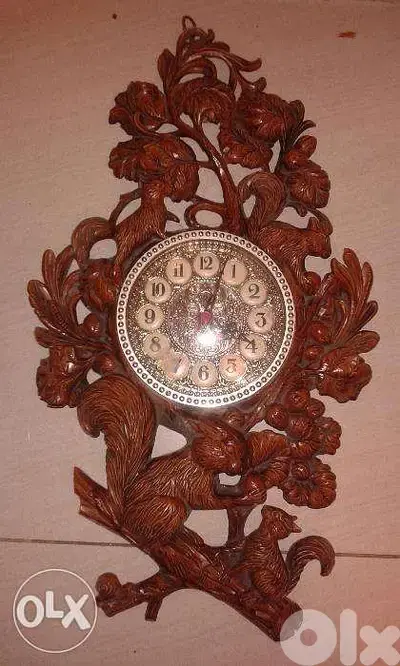 ساعة حائط قديمة صنع ايطاليا 63*40 سم
