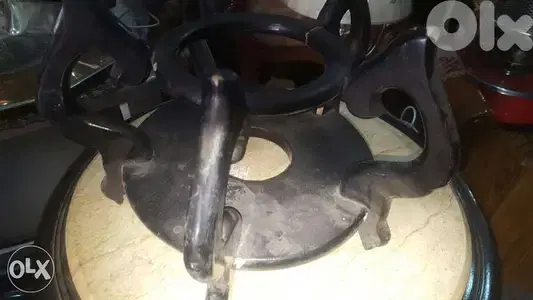 قاعدة مزهرية خشب