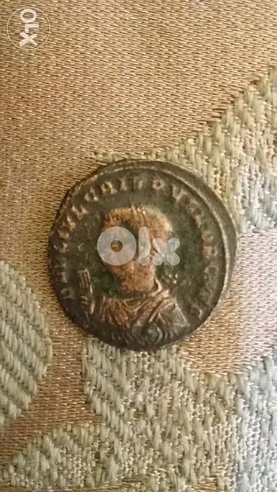 Roman Emperor Valerian Bronze Coin from 253 AD diameter 22 mm