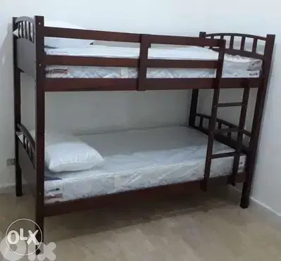 تخت طابقين خشب ماليزي مع فرشات