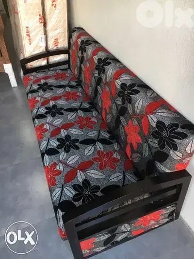 صوفا بتصير تخت وفيها صندوق