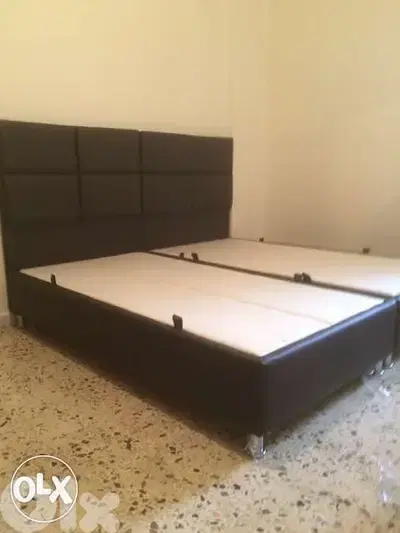 تخت مجوز منجد مع ضهر وصندوق وفرشه