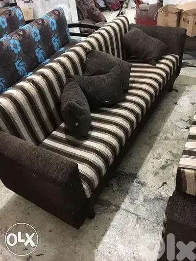 صوفا كوع منجد فيها صندوق وبتصير تخت