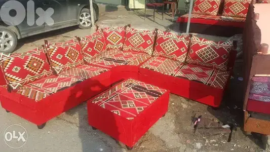 قعده عربيه زاويه على الخشب