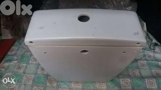 ظهر كرسة حمام ماركت ليسيكو مع غطاها لون ابيض عاجي (cash $ only)