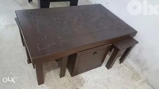 طاولة نص مع 4 طاولات صغار و جارور