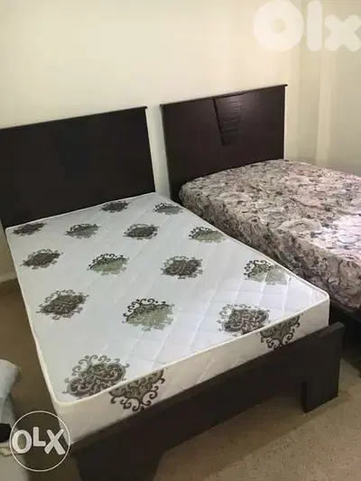 تخت خشب مفرد ونص ام دي ف مع فرشه
