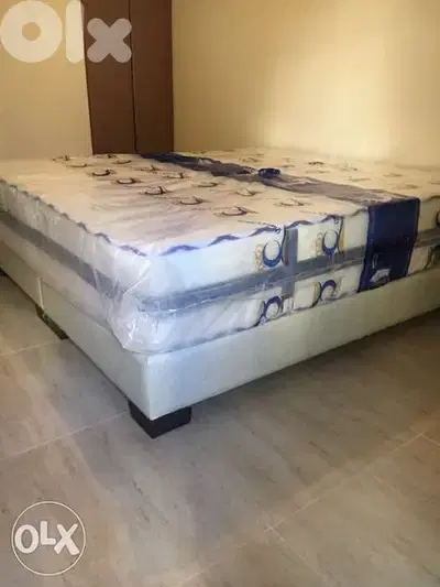 تخت مجوز منجد مع فرشه طبيه سماكه ٣٠