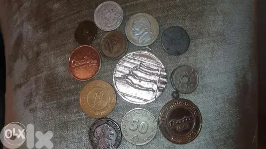 12 mixed Tokens & medals of Lebnaon , Eygpt & USA