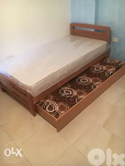 تخت مفرد مع جارور وفرشات