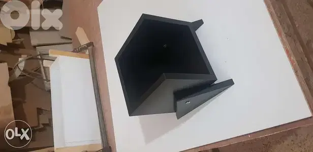 علبة للكتب ديكور اسود