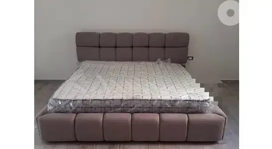 تخت مجوز منجد مع فرشه طبيه