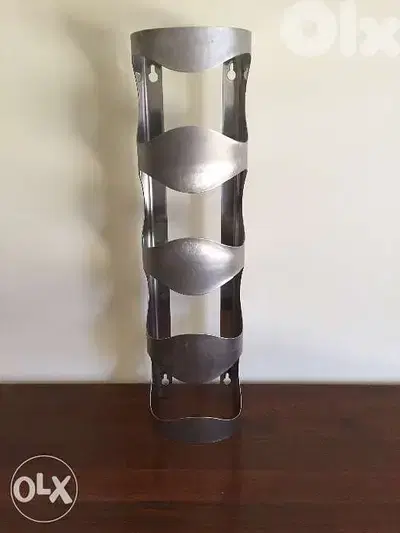 Porte bouteilles mural en stainless steel 10$