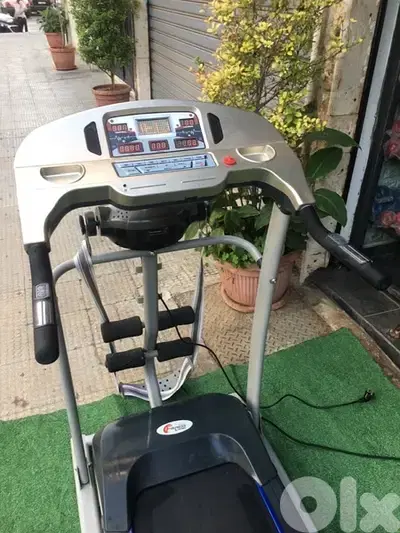 treadmill with vibration like new heavy duty very good quality